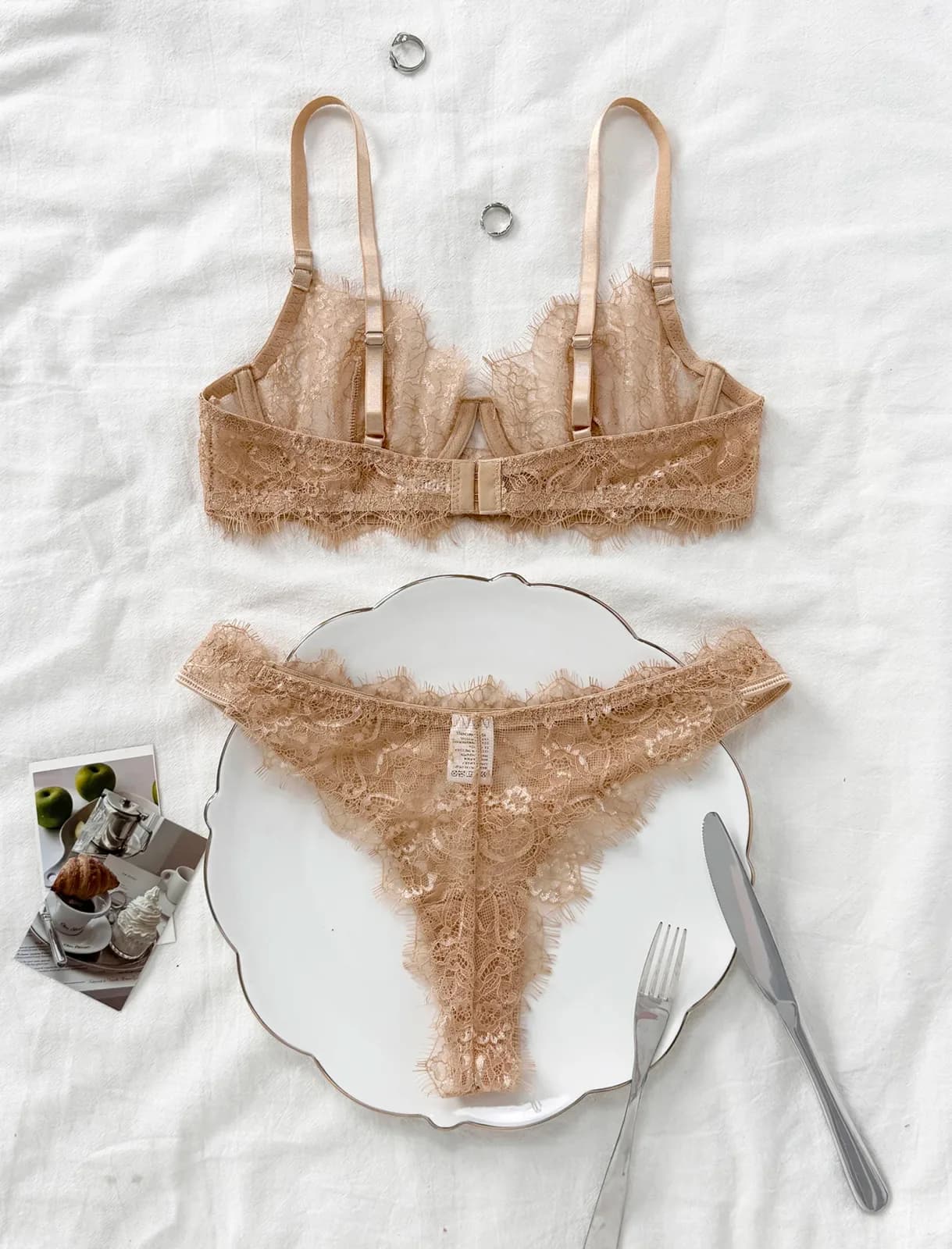 Ensemble soutien-gorge et culotte en dentelle fine style basique pour femme, sans couture, à œillets, confortable, lingerie intime – photo 6