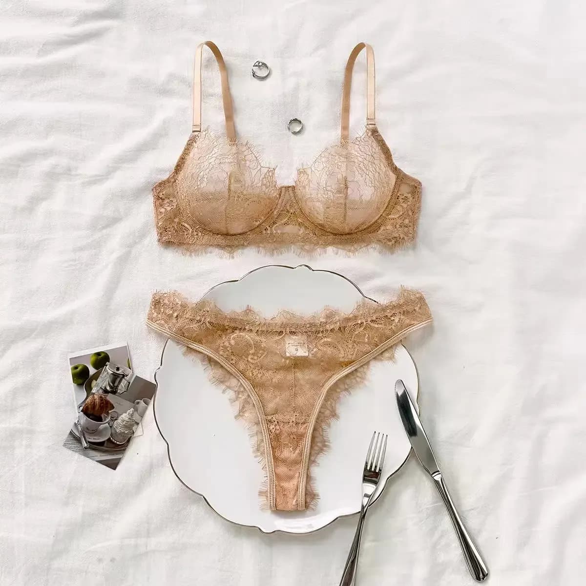Ensemble soutien-gorge et culotte en dentelle fine style basique pour femme, sans couture, à œillets, confortable, lingerie intime – photo 2