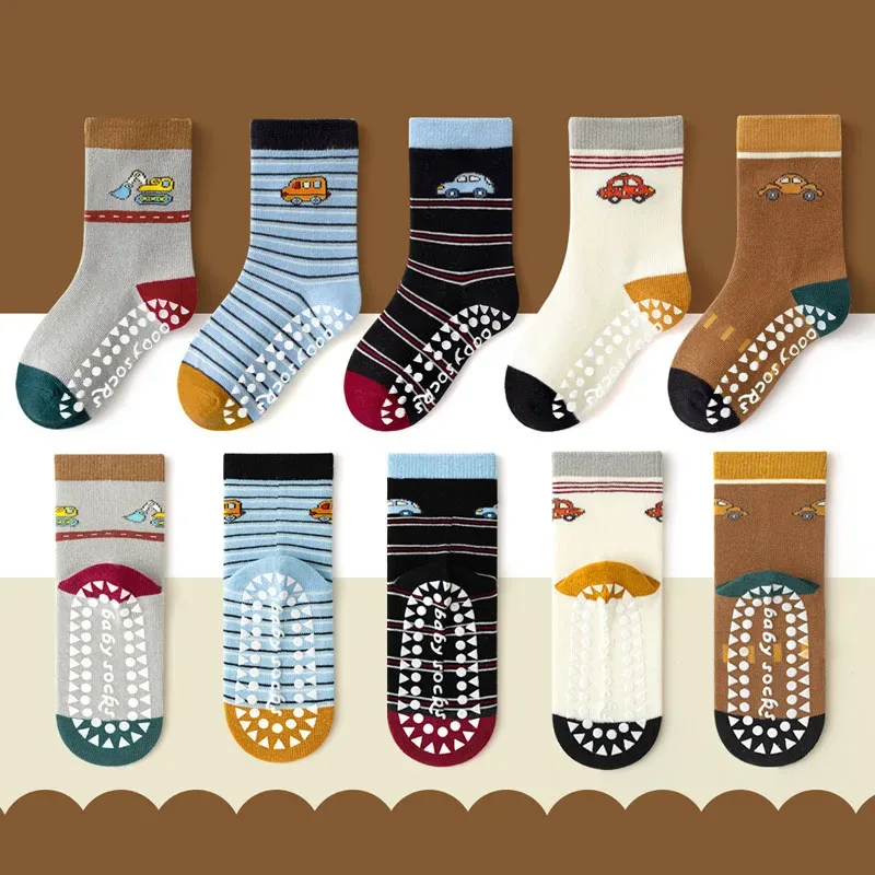 5 paires de chaussettes antidérapantes pour enfants, motif de dessin animé mignon (voiture, bus, excavatrice), confortables et respirantes, chaussettes de sol pour bébés et garçons.